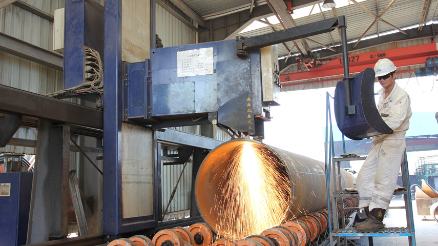CNC pipe cutter