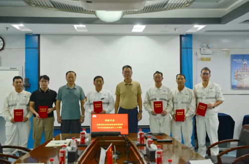 向榜样致敬-公司召开创新先进表彰大会
