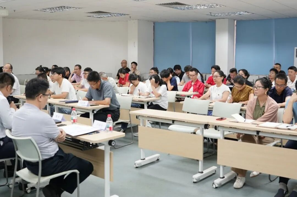 学思践悟强党性 凝心聚力促发展